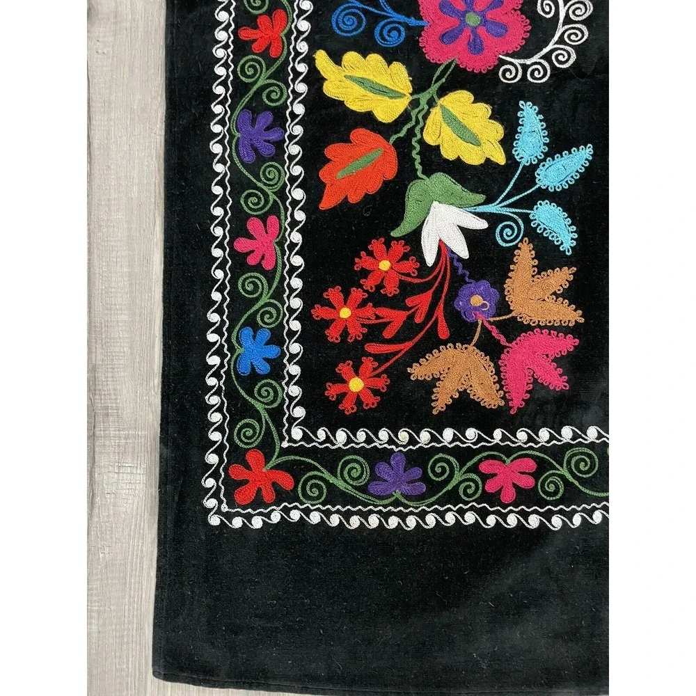 Vtg Uzbek‎ Suzani Handmade Embroidery on Velvet Tablecloth Wall Hanging 53